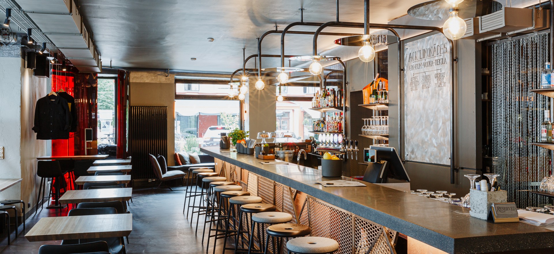Pizzeria i bar AOK City Ryga9