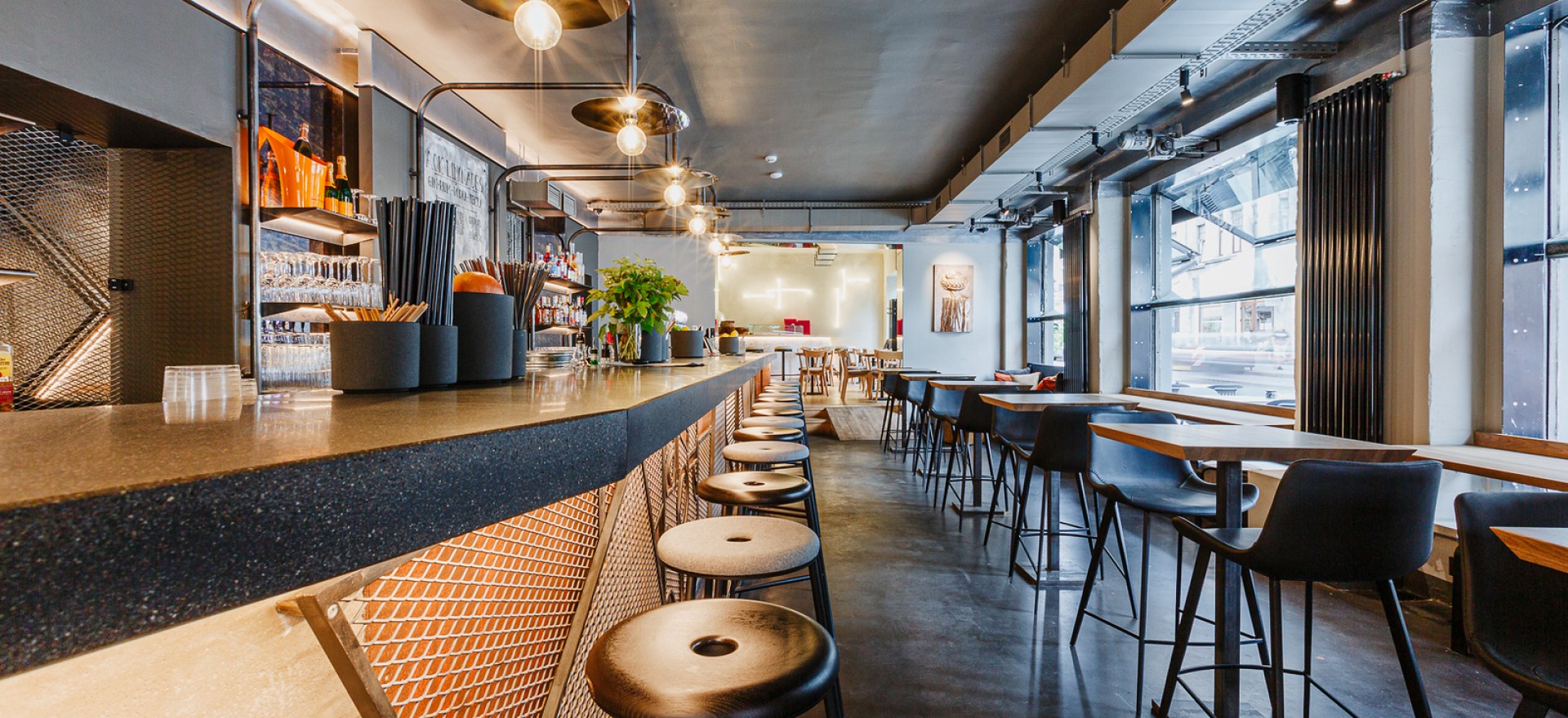 Pizzeria i bar AOK City Ryga5